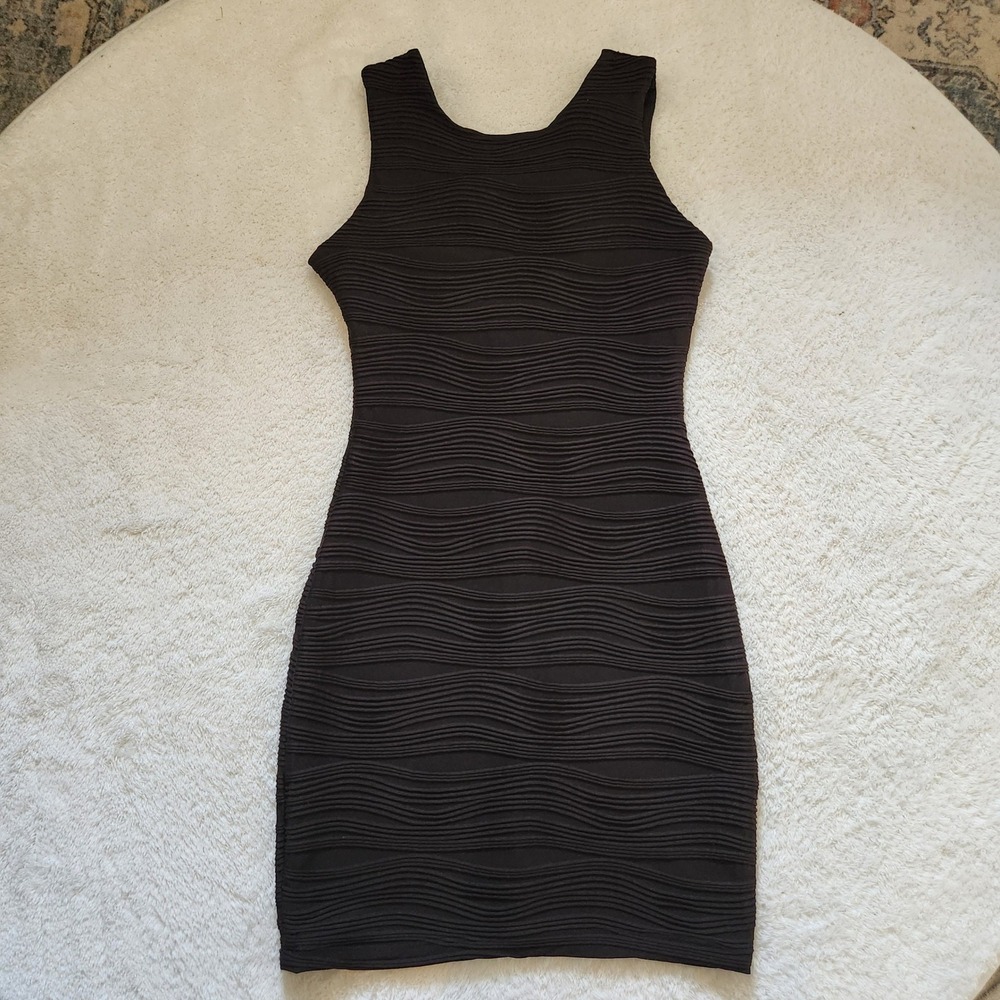 B. DARLIN Black‎ Textured Bodycon Mini Dress with Zipper Back Women's Size 3/4